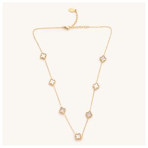 Mini White Flora Necklace Product Image