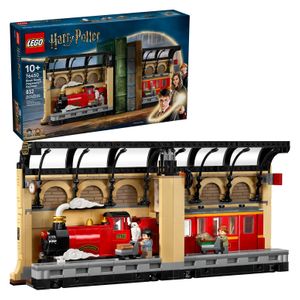 LEGO - Harry Potter Book Nook: Hogwarts Express 76450 Product Image