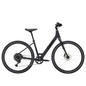 Verve 3 Low-Step Recreation Bike in Matte Trek Black/XS Product Image