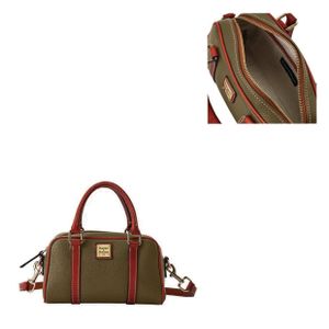 Pebble Grain Satchel 24 Product Image