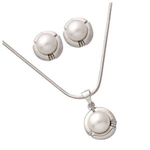 Pearl Earring & Necklace Set Product Image